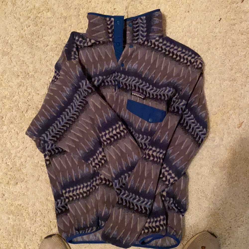 Hey guys I’m selling a fleece Patagonia jacket!